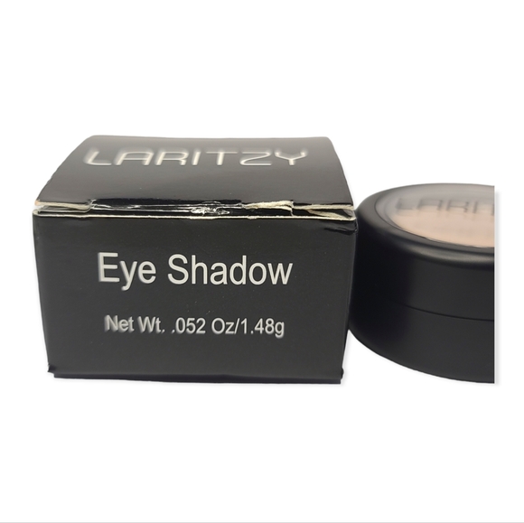 Laritzy Single Eyeshadow in Cream Dust - Picture 9 of 10